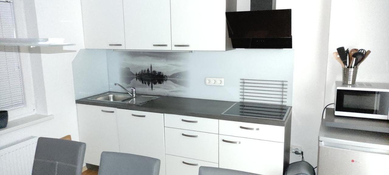 Apartments Justin เบลด ภายนอก รูปภาพ